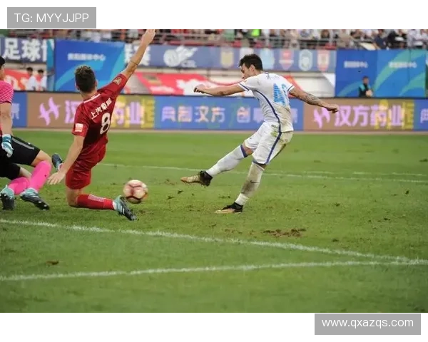 39岁胡尔克单刀破荒跪地怒吼助球队晋级决赛重燃巅峰信念