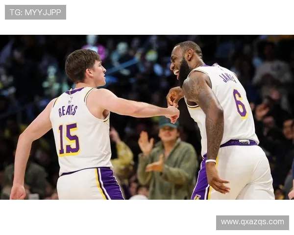 詹姆斯分享个人赛季首秀照片里夫斯和蒂耶罗热评表现精彩